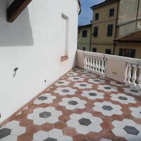 La Terrazza Lejlighed Palaia Eksteriør billede